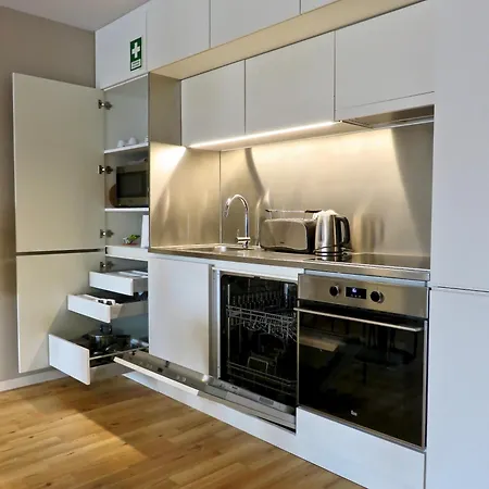 Serviced - Miragaia Ii Aparthotel Porto