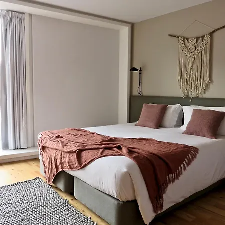 Serviced - Miragaia Ii Aparthotel Porto